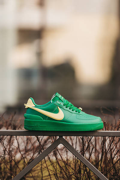 Yellow green best sale nike