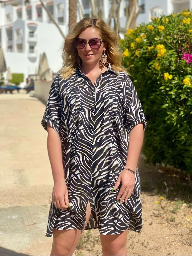 фотографія жіноча сукня сорочка на гудзиках