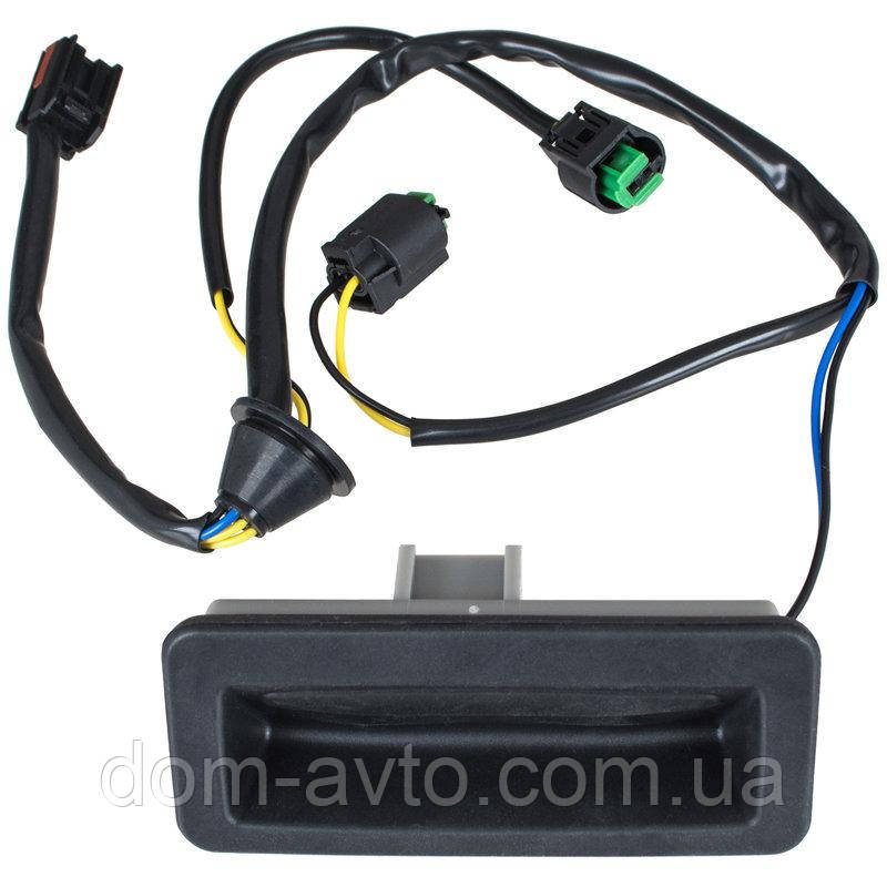 Land Rover Freelander 2006- кнопка (мікроконтакт) ручки дверей багажника