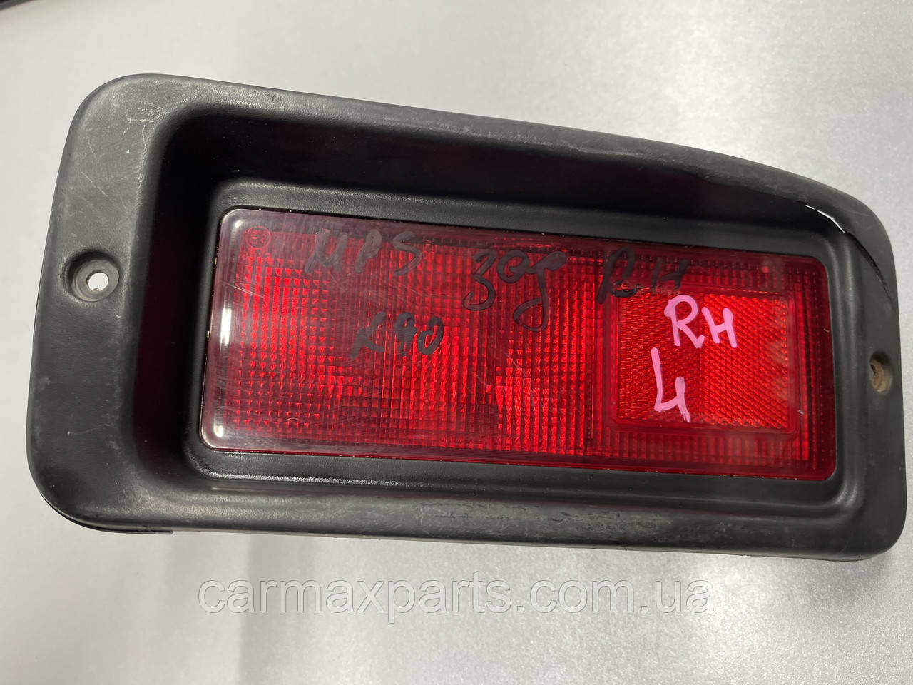 Ліхтар заднього бампера ПРАВИЙ Mitsubishi Pajero Sport 1 1997-2008 ДЕФЕКТ
