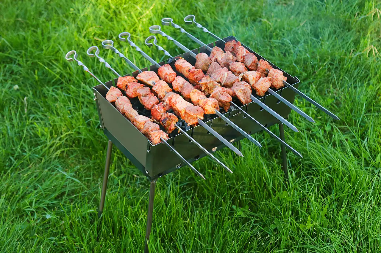 Мангал-валіза під 8 шампурів x 2 мм метал DV, фото 1