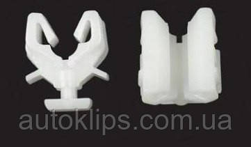 Кліпса кріплення фари Renault Kangoo Trafic / Opel Vivaro / Nissan Primastar 7701057429