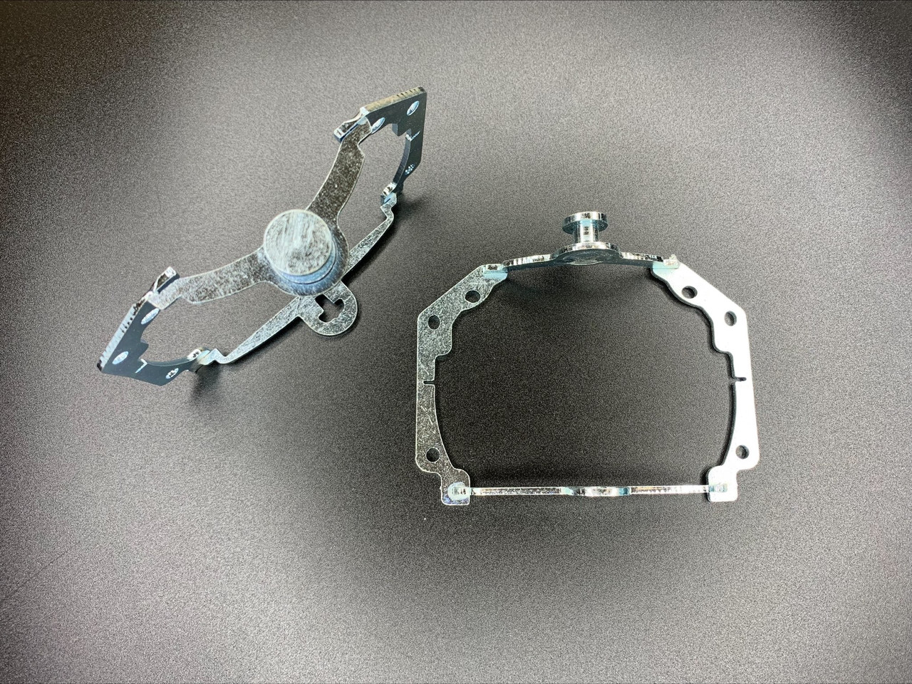 Перехідні рамки для заміни лінз Valeo New AFS у фари автомобіля 103312