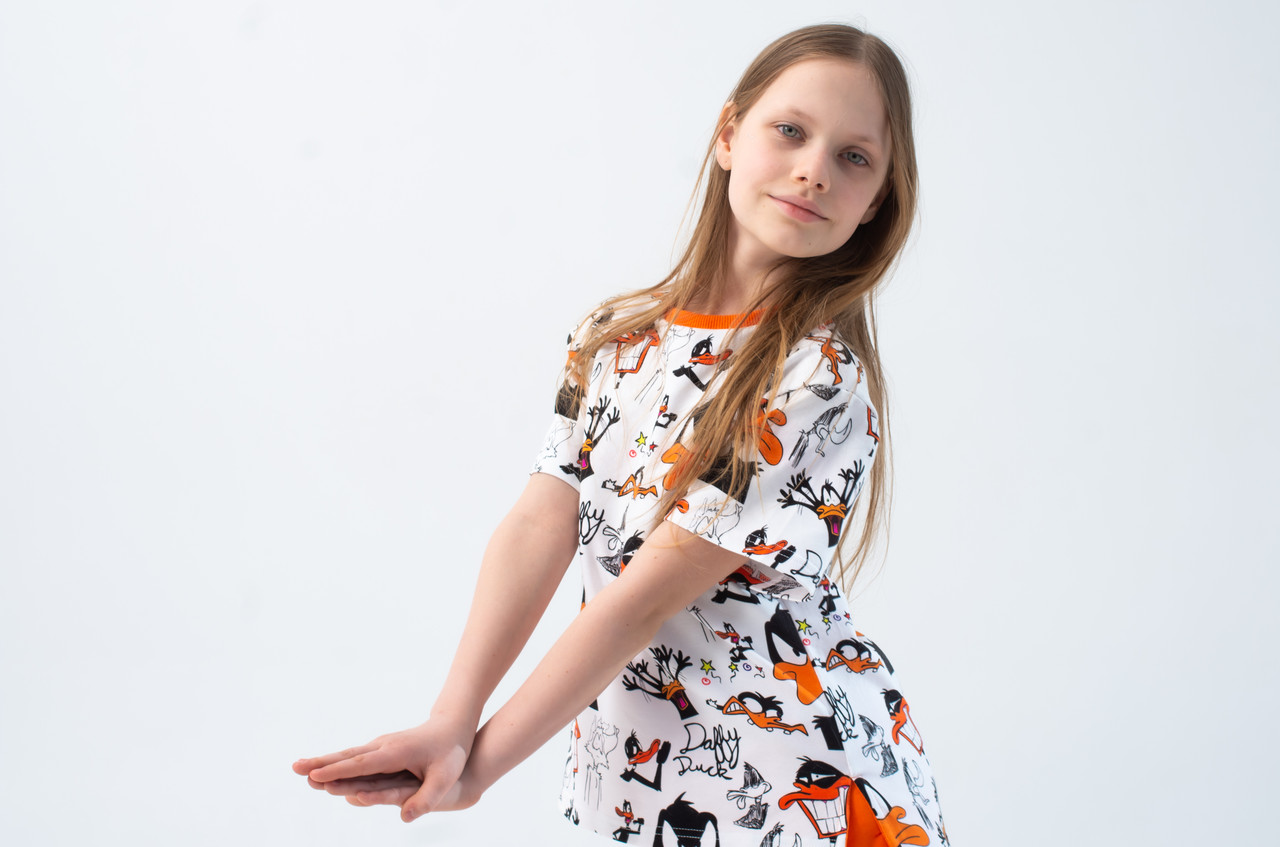 Біла футболка з принтом мультяшної качки Даффі Дак, фото 1