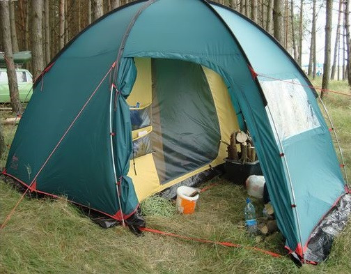 Намет туристичний кемпінговий високий Палатки 3-місний з тамбуром для кемпінгу Палатки двошарові Tramp