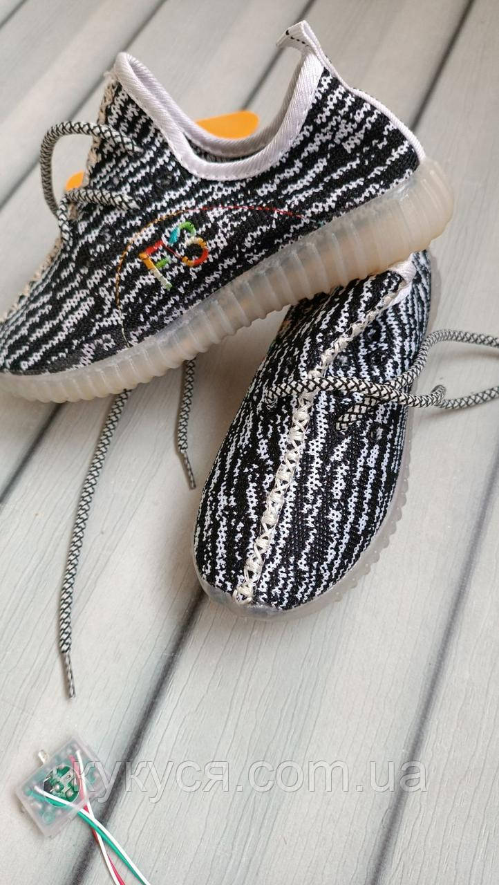 Дитячі кросівки світні