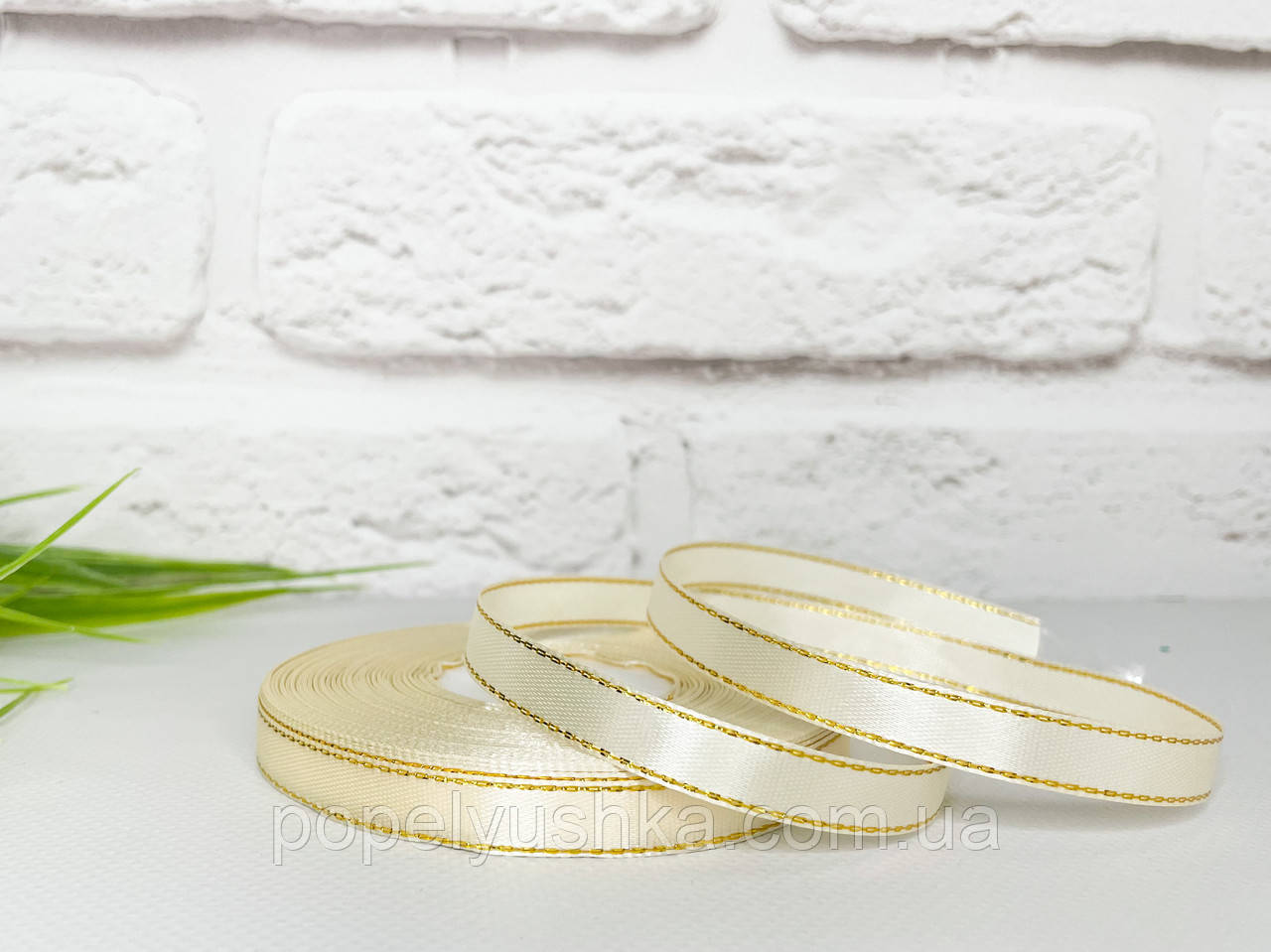 Стрічка з золотим люрексом 0,9 см молочна, фото 1
