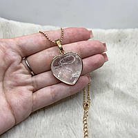 Натуральный камень Розовый кварц в форме сердца кулон на цепочке в оправе медзолото