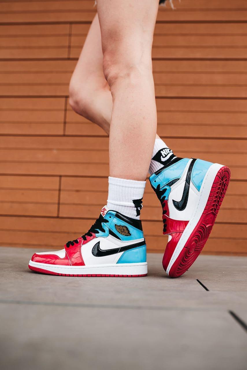 Nike air jordan blue red hotsell and white