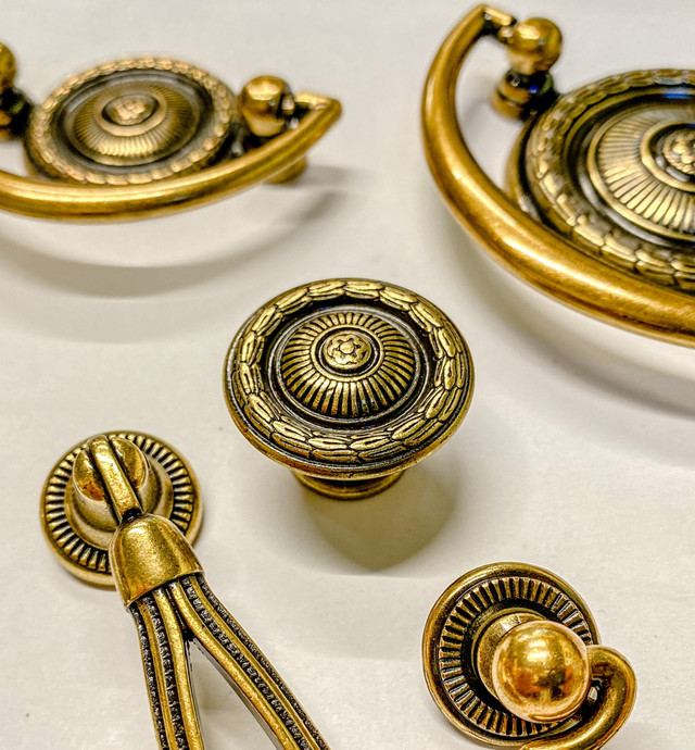 Ручки для класичних меблів