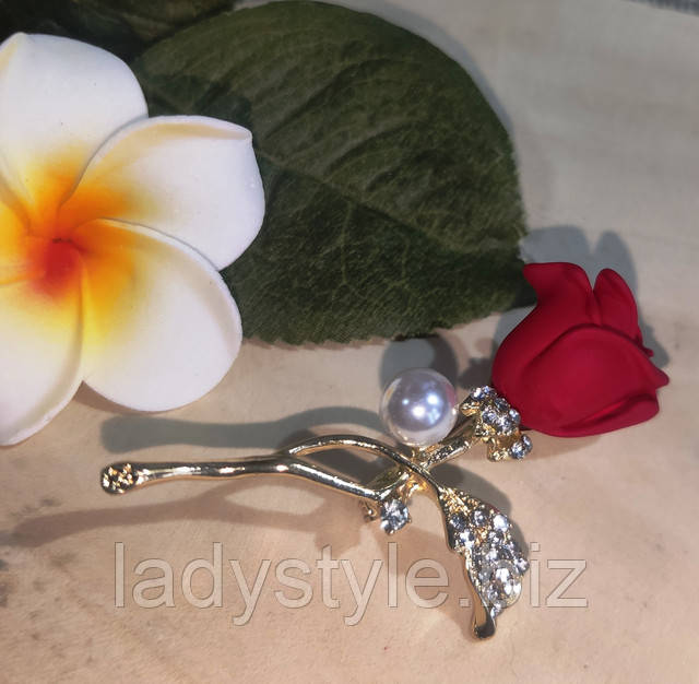 нежная брошь -алая роза от студии ladystyle.biz купить украшения с фианитами серьги пусеты подарок женщине пирсинг
