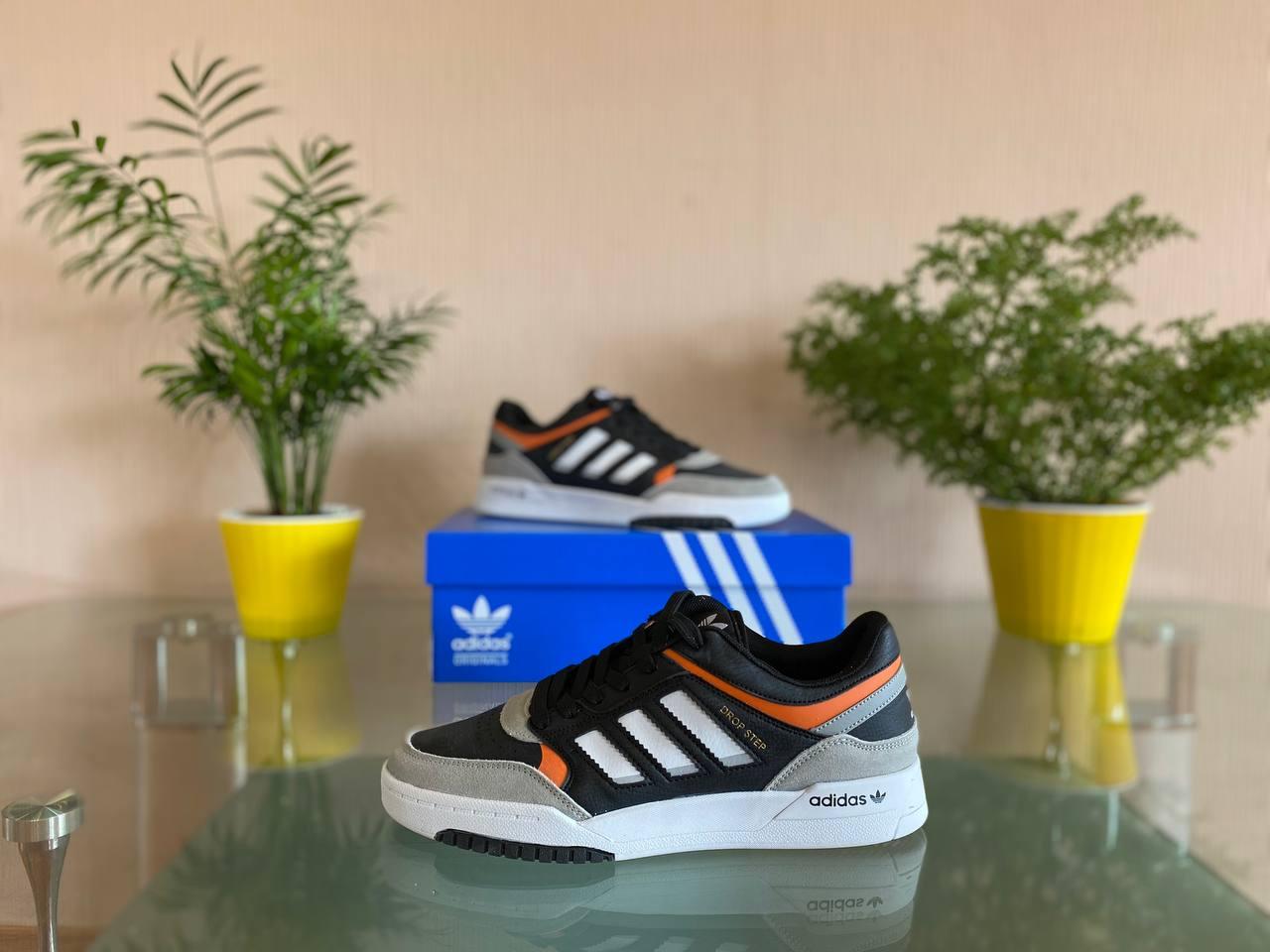 Чоловічі кеди Adidas Drop Step (чорно-білі з жовтогарячим) низькі універсальні кросівки D325 Адідас top