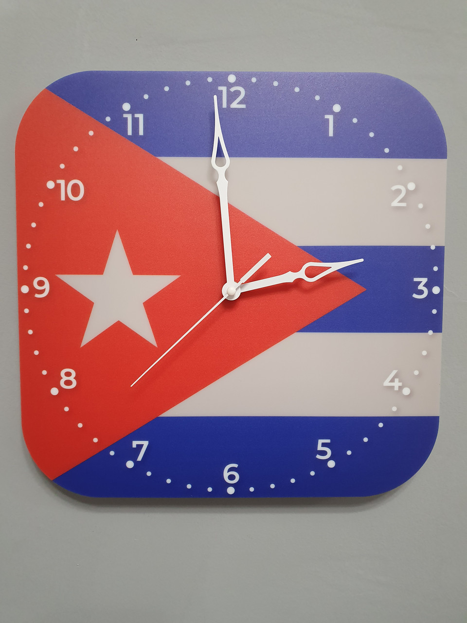 Настінний годинник прапор Куби, подарунок кубинцю, кубинський декор