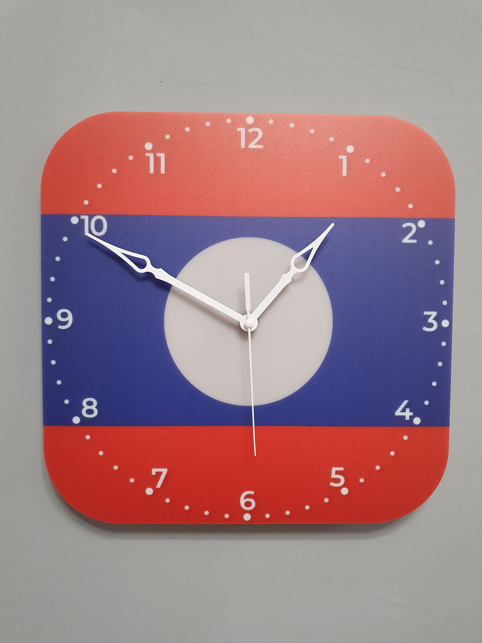 Настінний годинник прапор Лаосу, подарунок лаосцю, лаоський декор