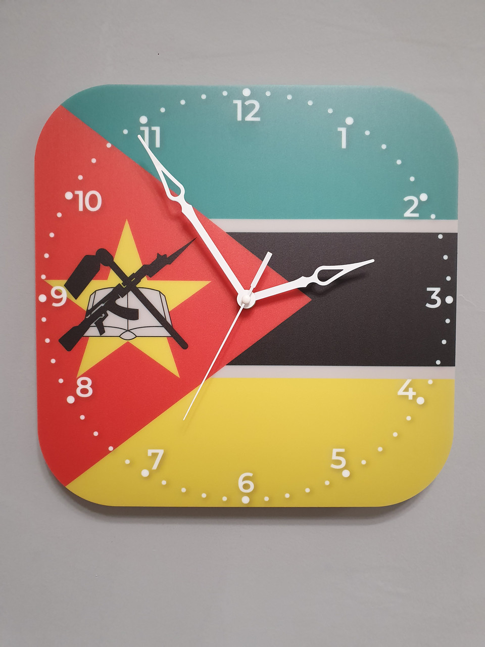 Настінний годинник прапор Мозамбік, подарунок мозамбікцю, мозамбікський декор