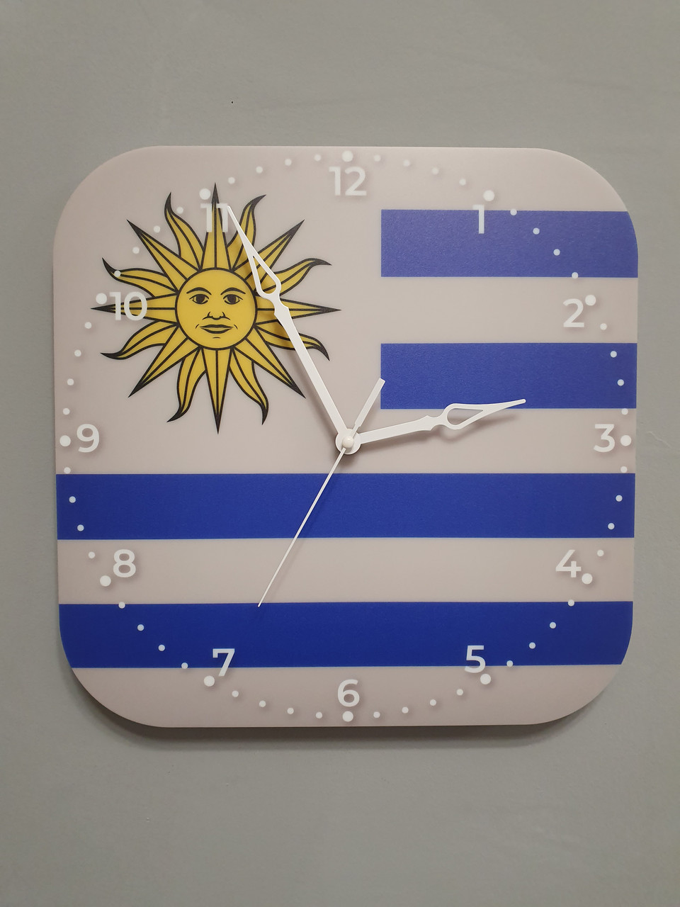 Настінний годинник прапор Уругваю, подарунок уругвайцю, уругвайський декор, фото 1