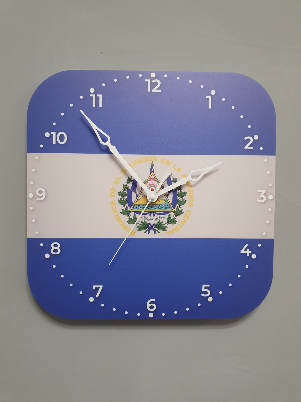 Настінний годинник прапор Сальвадору, подарунок сальвадорцю, сальвадорський декор