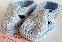 Пинетки ботиночки новорождённым голубые вязаные спицами девочкам мальчикам
