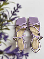 Яскраві літні босоніжки