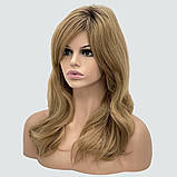Довга красива перука з об'ємом вгорі і з підчесом на проділу, колір світло-русявий з пшеничним і темним корінням, фото 3