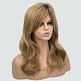 Довга красива перука з об'ємом вгорі і з підчесом на проділу, колір світло-русявий з пшеничним і темним корінням, фото 4