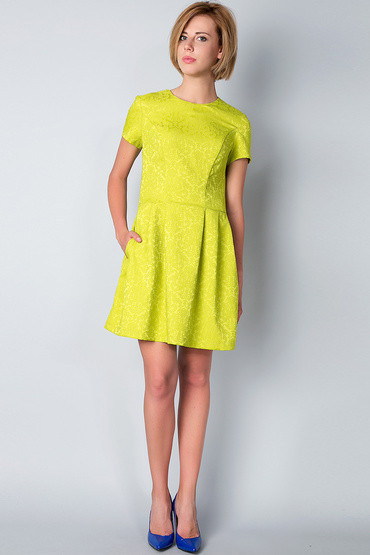 Плаття з пишною спідницею