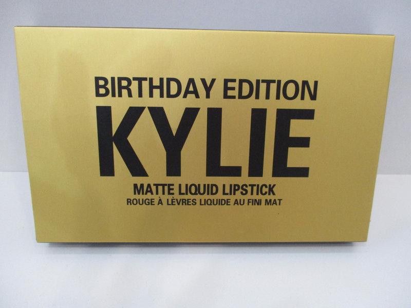 Набор матовых жидких помад Kylie Birthday! Лучшая цена - фото 3 - id-p1815673095
