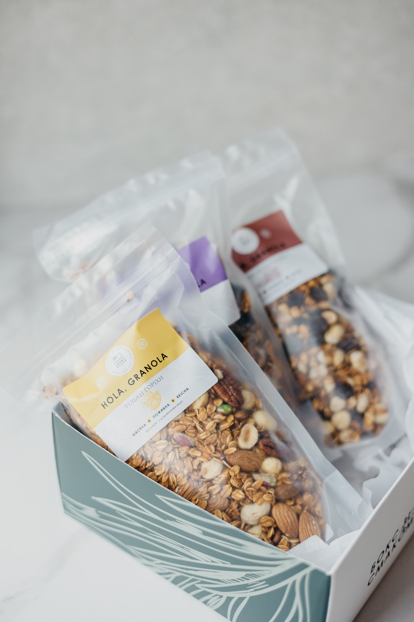 Hola, Granola Box 1 | Тільки горіхи + Шоко-шоколадна + Сушені фрукти