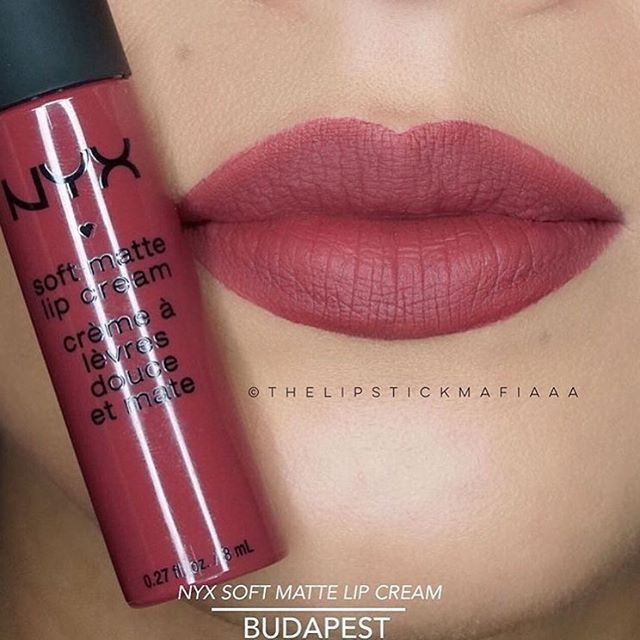 Матова помада NYX soft matte колір Budapest