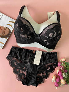 Чашка E (п'ятий розмір грудей)