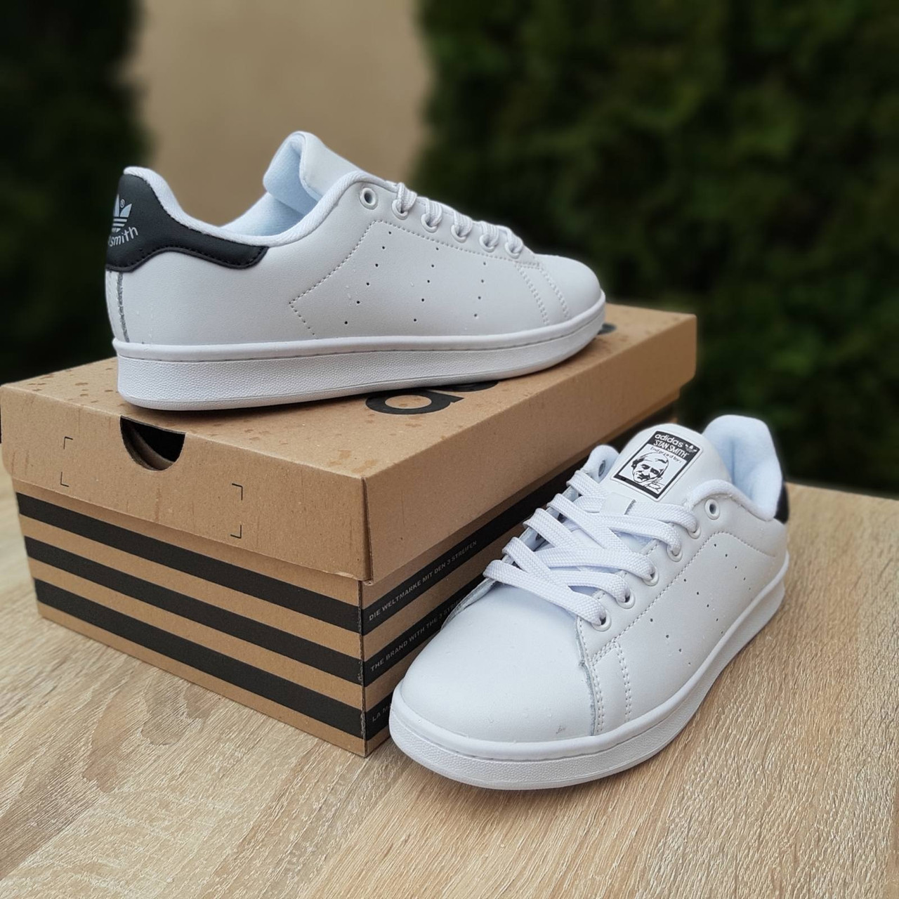 Літні кросівки жіночі білі із чорним Adidas Stan Smith. Взуття жіноче біле на літо Адідас Стен Сміт