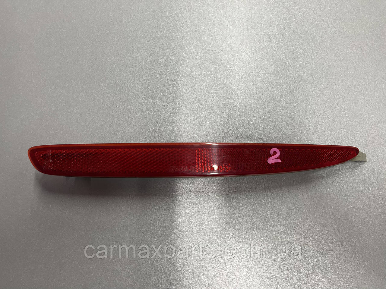 Катафот відбивач заднього бампера Правий Mazda 6 GG 2002-2007 93-21801R ДЕФЕКТ