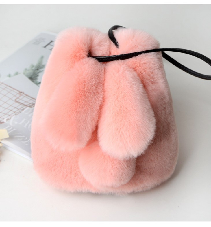 Хутряна сумка зі штучного хутра "Вушка", сумка-клатч із ланцюжком через плече, фото 1