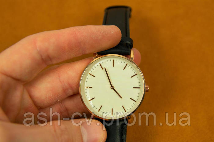 Часы наручные с Германии новая батарейка Renata 377 SR626SW