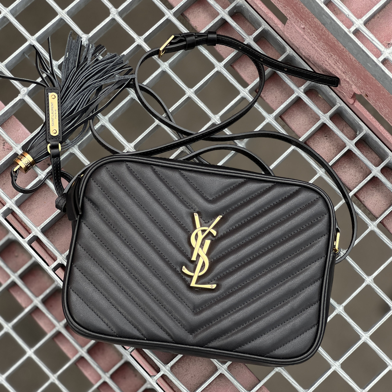 Сумка  чорна YSL Lou із стьобаної шкіри