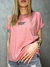 Жіноча вільна футболка з котону з написом на грудях (р. 42-46) 1171061r, фото 6