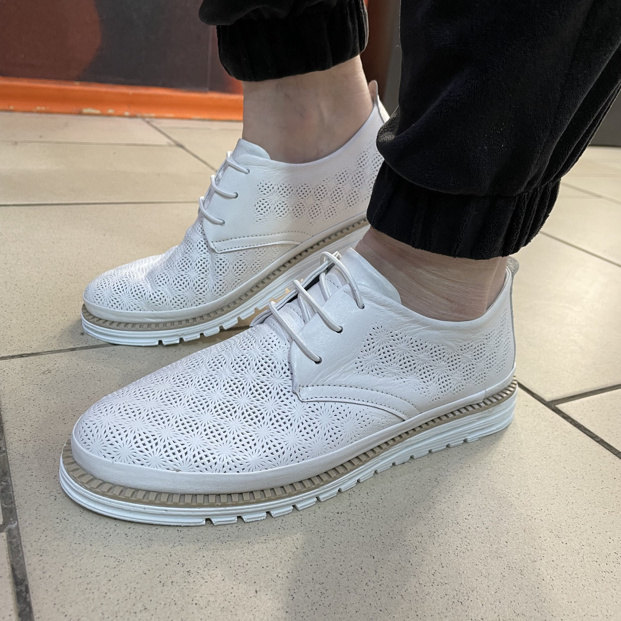 Черевики жіночі кросівки перфорація шкіряні на шнурках білі, фото 1