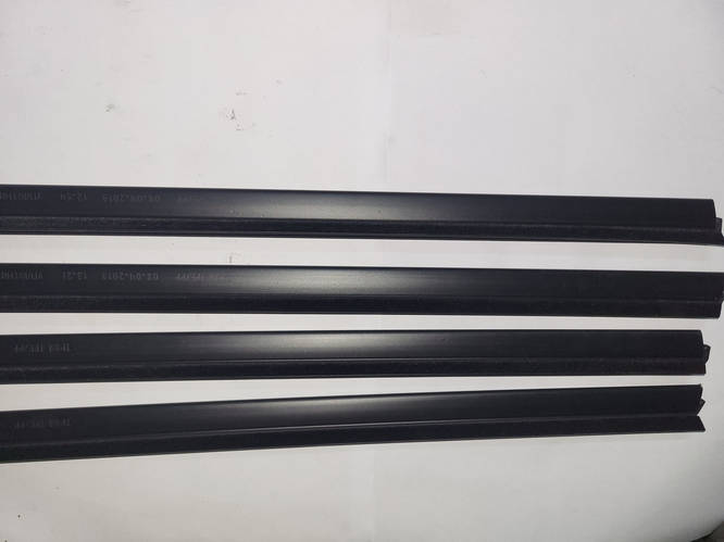 Уплотнители опускных стекол ВАЗ 2170 ПРИОРА наружные НИЖНИЕ (бархотка ...