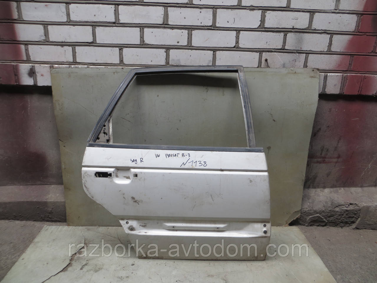 Двері зад прав (седан) VW Passat B3 (88-93)