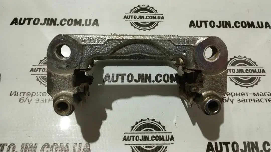 Скоба супорта зад левого NISSAN Leaf ZE1 (17-) 440113NF0A (ID#1817544684), цена: 208 ₴, купить на Prom.ua Скоба супорта зад левого NISSAN Leaf ZE1 (17-) 440113NF0A (ID#1817544684), цена: 208 ₴, купить на Prom.ua