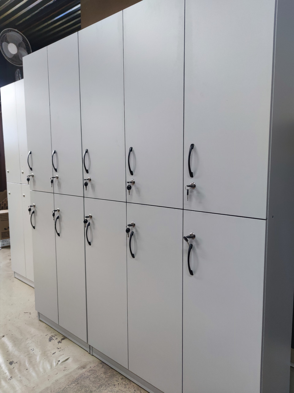 Купить Шкафы для раздевалки из ДСП на четыре ячейки. Шкаф в спортивную ...