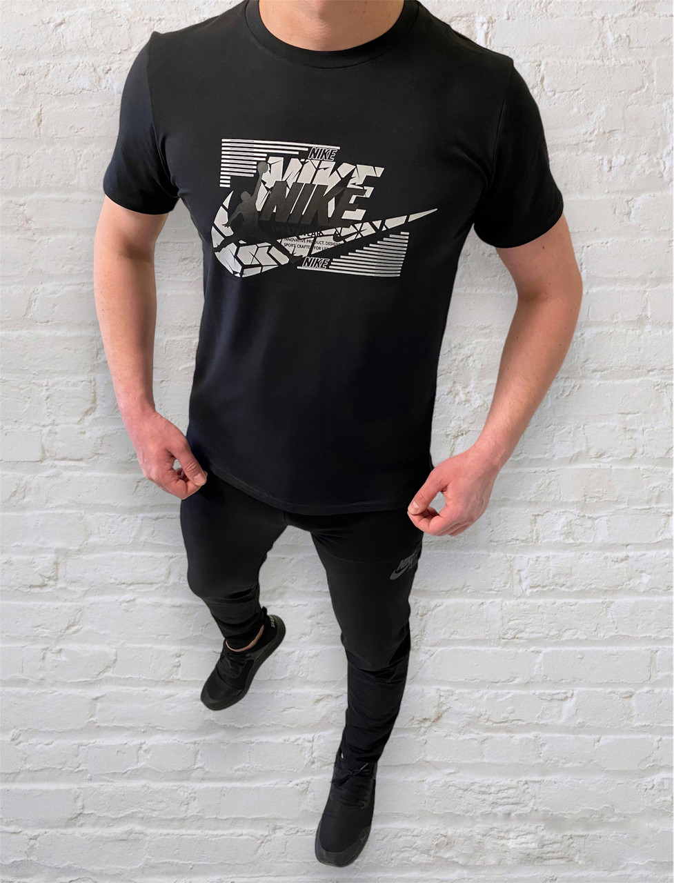 Чоловіча спортивна футболка Nike