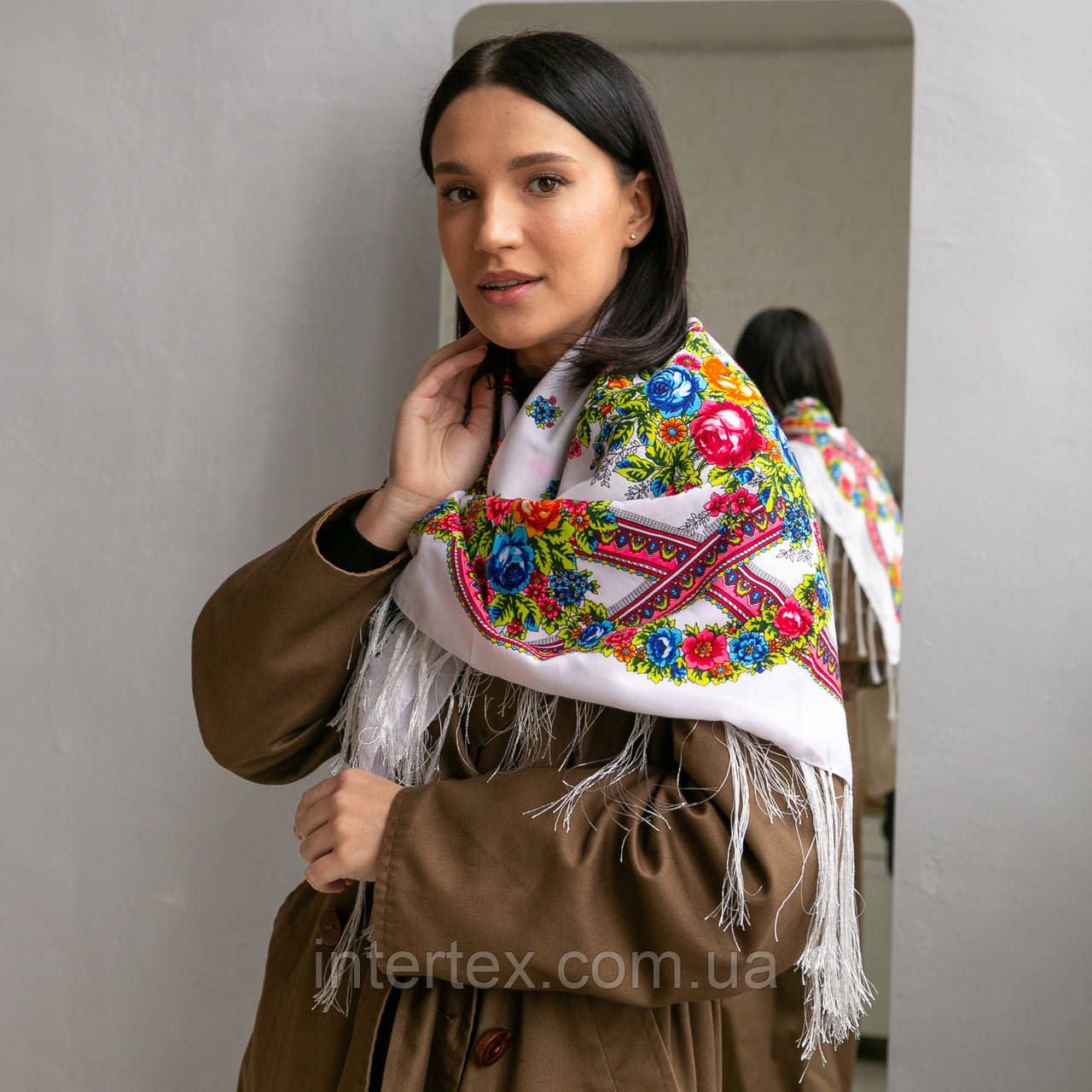 Хустка вовняна з бахромою 96х96 см. (Туреччина) білий+рожевий, фото 1