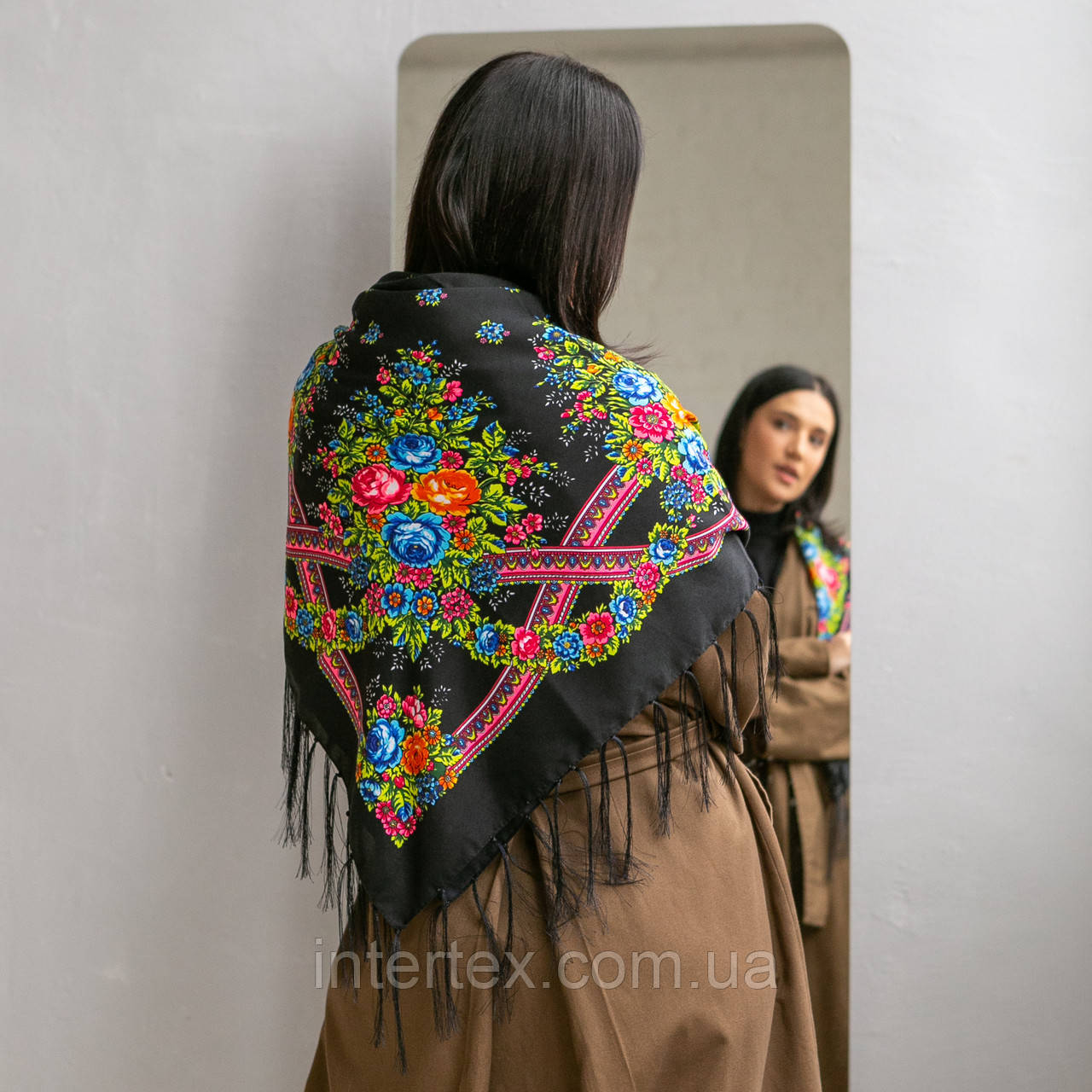 Хустка вовняна з бахромою 96х96 см. (Туреччина) чорний+рожевий, фото 1