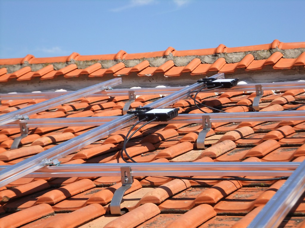 Алюмінієва система кріплення на скатний дах (керамочерепиця)