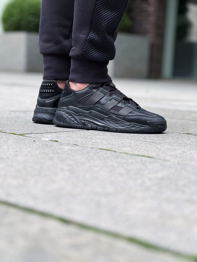 Adidas pureboost ltd triple black 2025