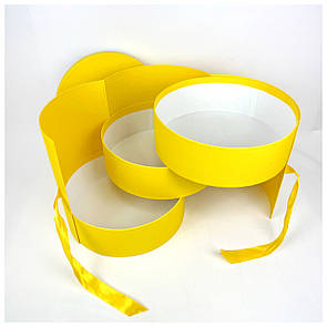 Кругла 3-ярусна подарункова коробка d=25 h=25 см жовта