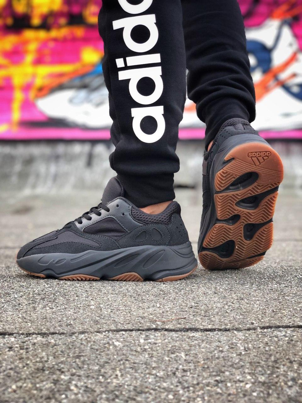 Yeezy boost sales 700 fv5304