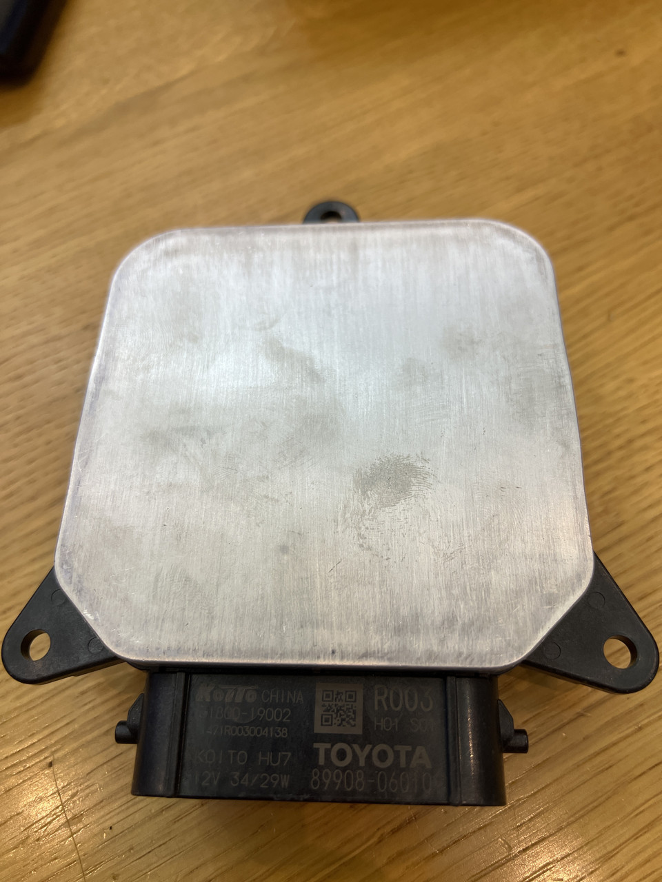 Правий Блок керування LED фарою Koito 31800-19002 Toyota Camry V70 2017+ 89908-06010 R003 H01 S01