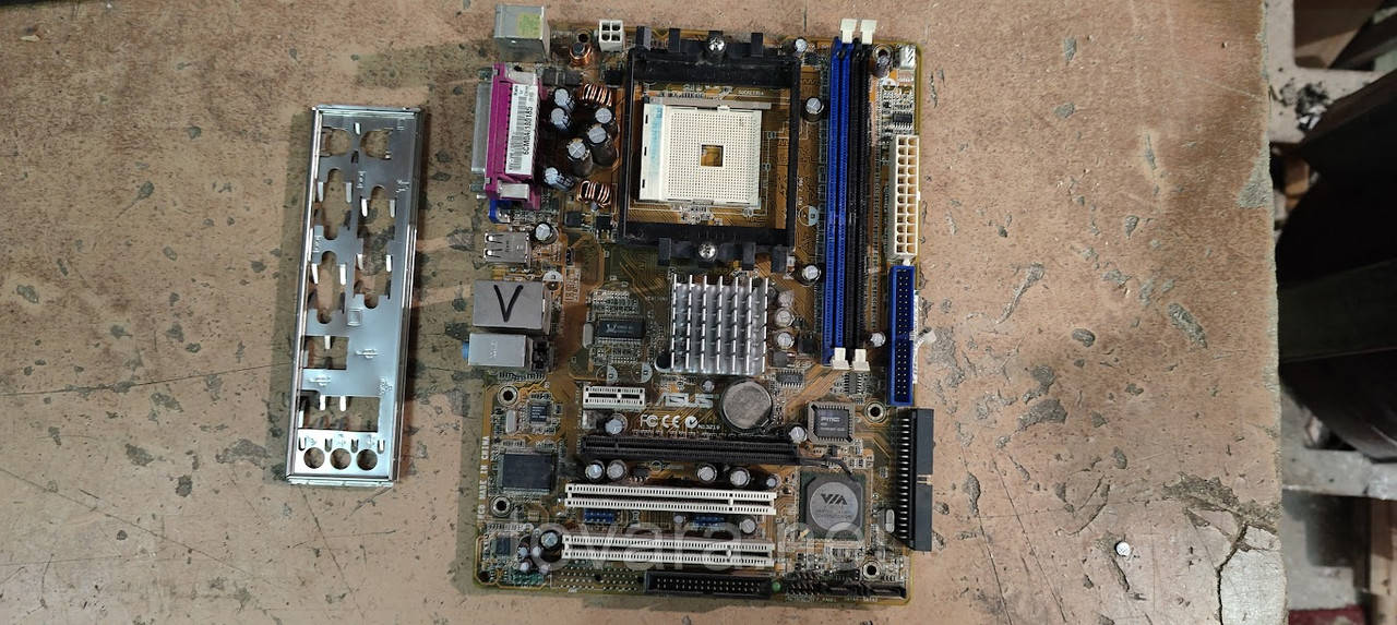 Мат. плата ASUS K8V-VM Socket 754 VIA K8M890 PCI-E+SVGA+LAN SATA RAID MicroATX 2DDR № 231402